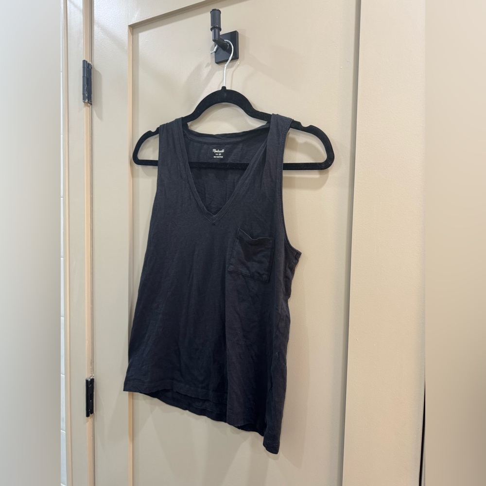 Madewell Whisper Olive V-Neck Pocket Tank - XS - Picture 3 of 6